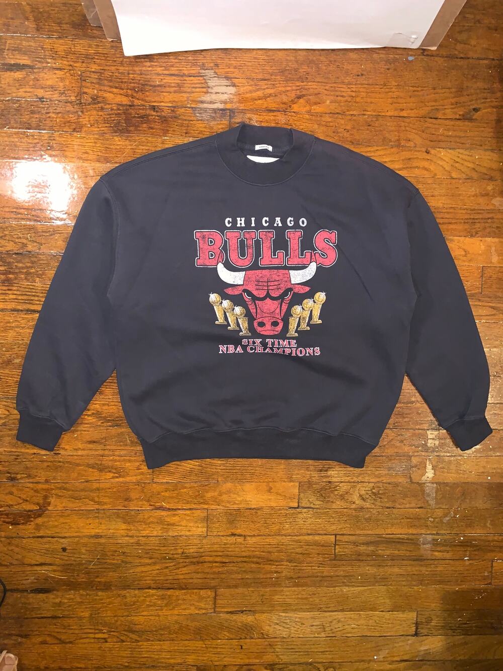 Abercrombie Chicago Bulls 6 Time NBA Champions Sweatshirt Small Oversized